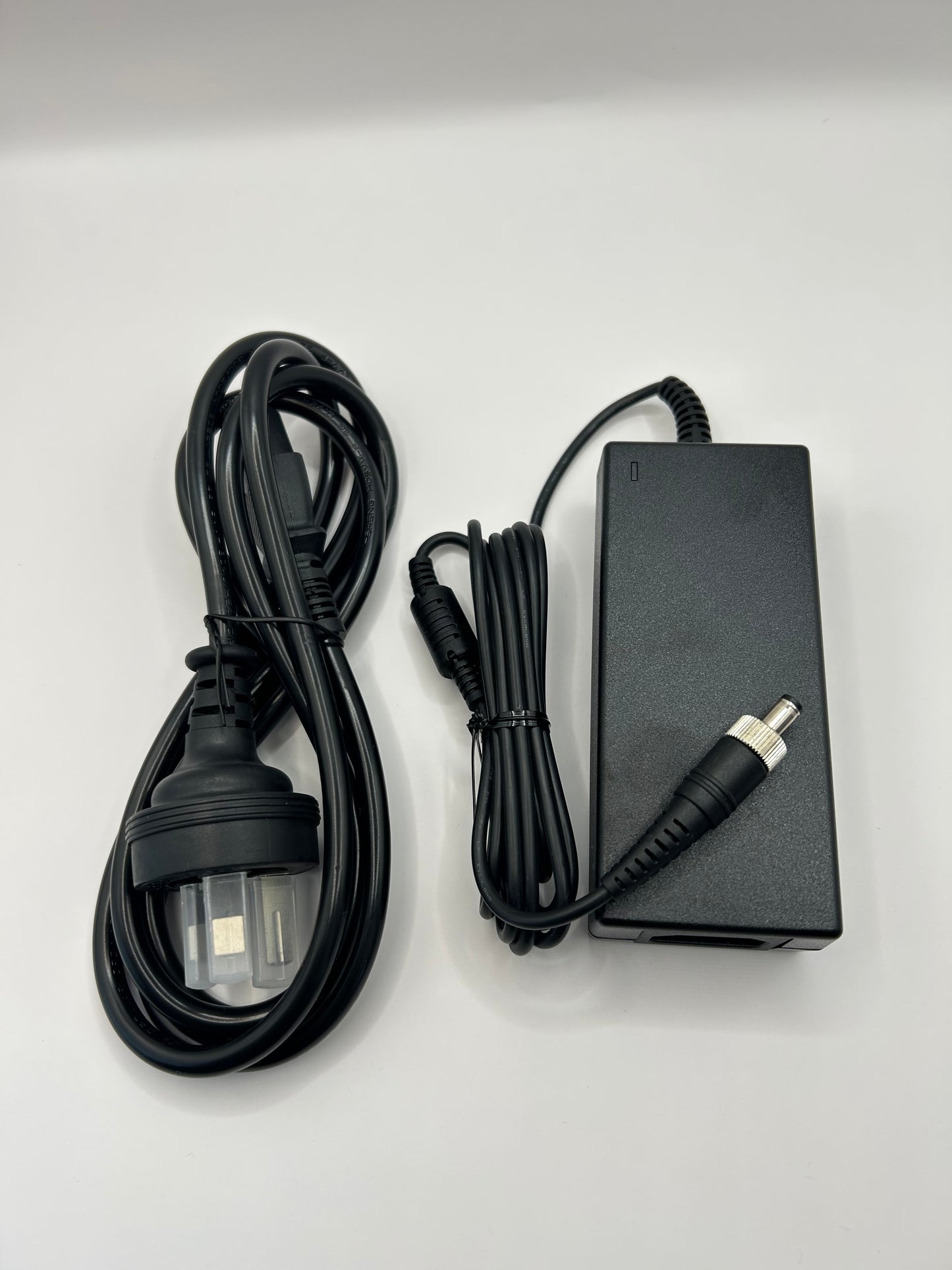 Genuine Delta M12 AC-DC5.5 12V 4.16A 50W Power adeptor with cable